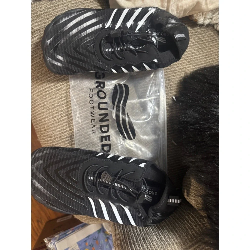 Grounded Footwear Barefoot Water Shoes Black White Striped Mens 7.5 Womens 9